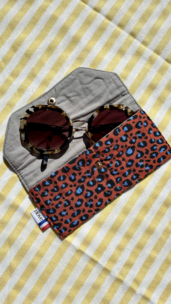 Pochette matelassée à pression