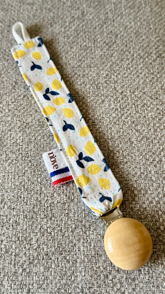 Attache tétine