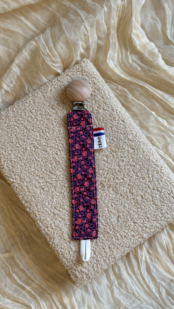 Attache tétine
