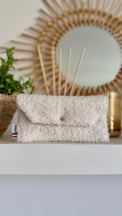 Pochette longue matelassée à pression