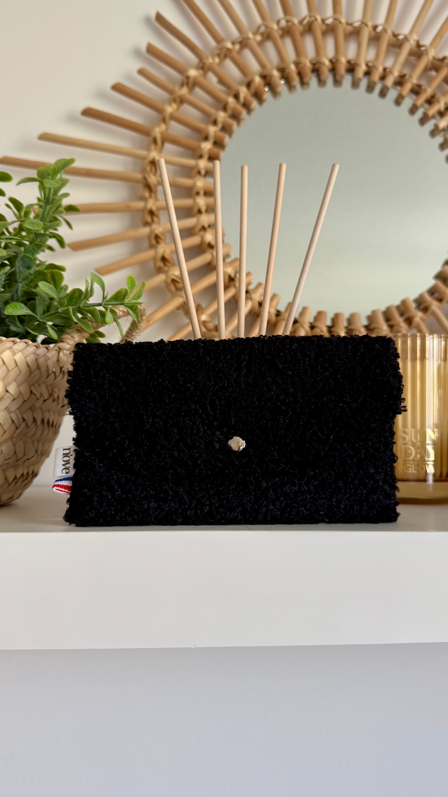 Pochette longue matelassée à pression