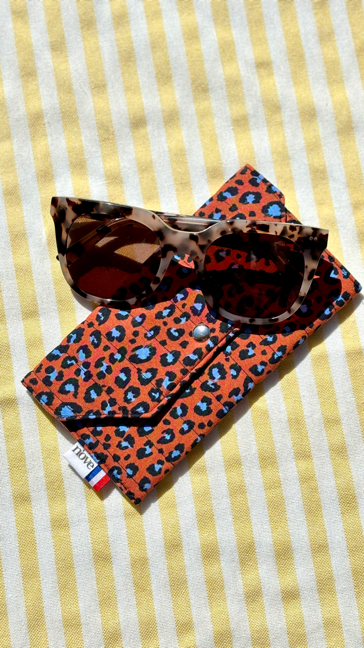 Pochette matelassée à pression
